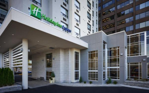 Holiday Inn Express Windsor Waterfront, an IHG Hotel